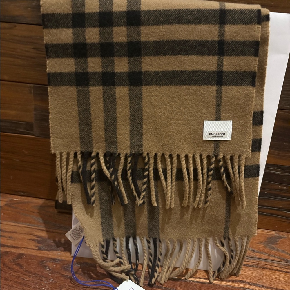 Burberry Brown and Black Wool Scarf NWT - Picture 3 of 5
